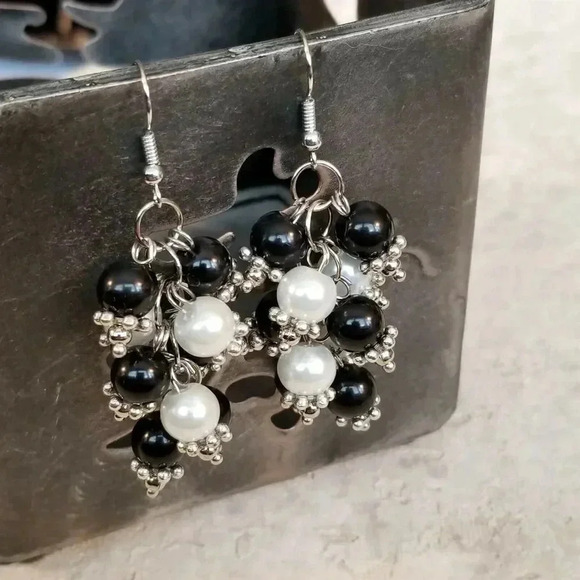 Edgy Bali Style Glass Grape Bunch Dotted Accent Purple White Silver Earrings - Picture 3 of 5